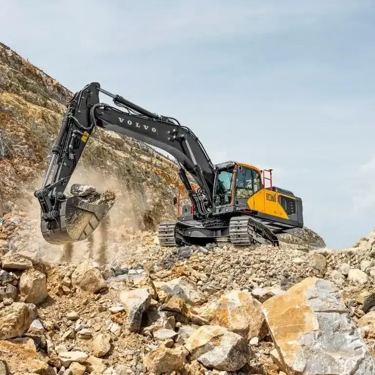 Arriendo de Excavadora 26 Ton. Volvo modelo EC360FL5 en SK Rental con cobertura nacional.